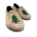 Wool slippers with fur tree - Shoes & slippers - felting