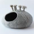 Eco-friendly handmade felted wool cat bed - For pets - felting
