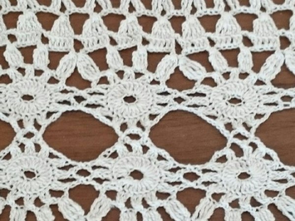 White crocheted napkin 2