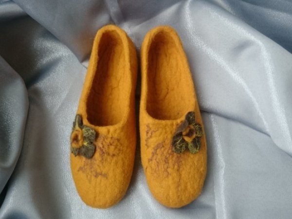 Veltos šlepetės ''Geltoniukės'' - Shoes & slippers