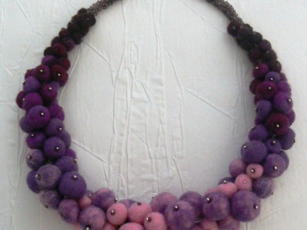 Violetiniai perlai - Necklaces