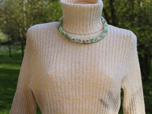 Seed bead crochet rope necklace with Gladiolus flowers pattern, White and green  2