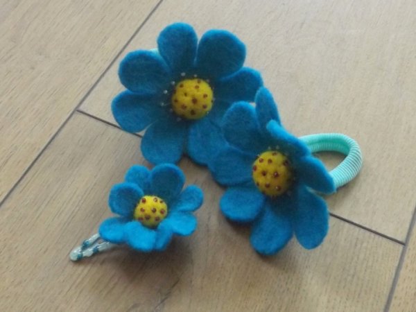 veltos turkio spalvos gėlytės - Hair accessories