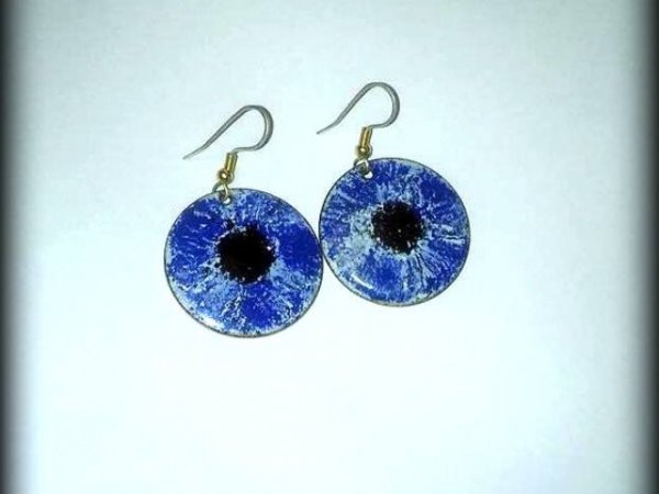 Earring with enamel, Eyes 2