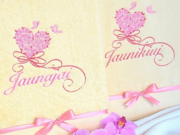Jaunajai ir Jaunikiui - Jaunavedžiams - Vestuvių proga - Rožių širdys 1