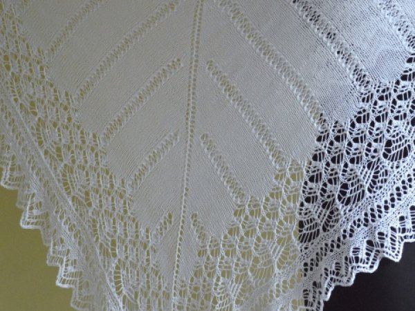 white knitted shawl 2