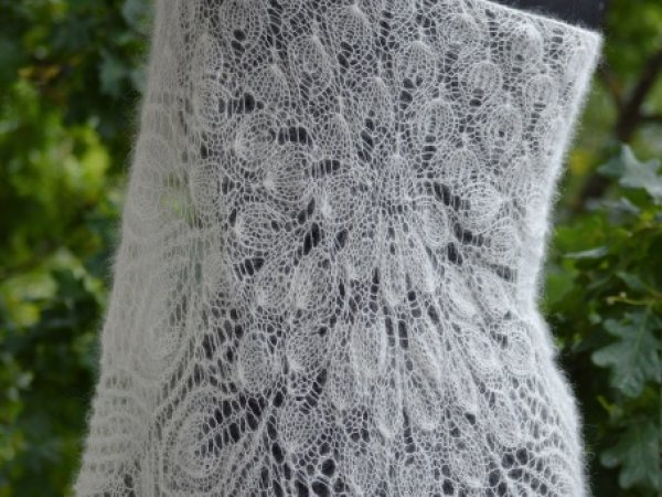 ivory knitted shawl - Wraps & cloaks