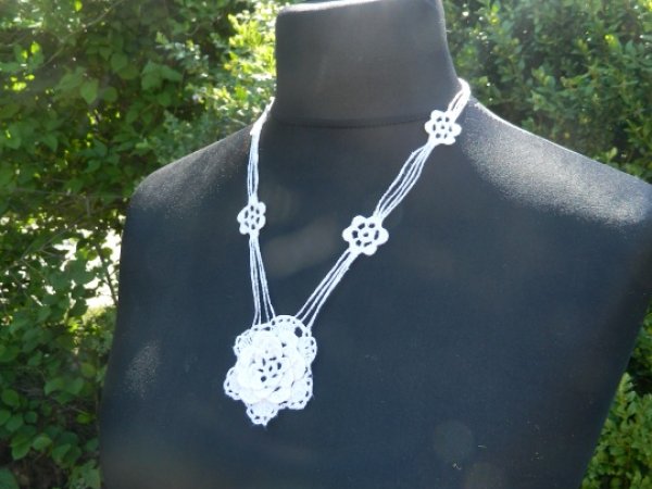 Nertas kaklo papuošalas - Necklace
