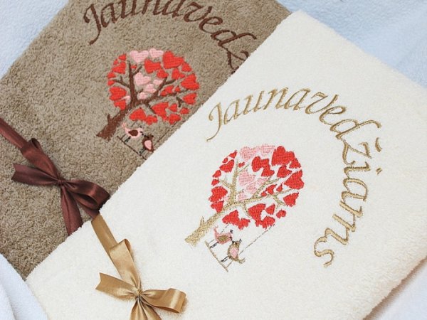 Meilės paukštukai - siuvinėta dovana jaunavedžiams 1