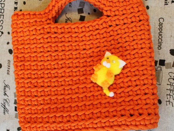 Crocheted handbag with pencil case 2