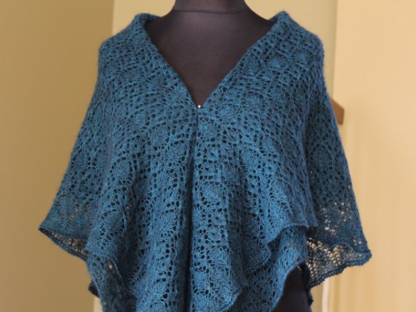 Skraiste,,, - Wraps & cloaks