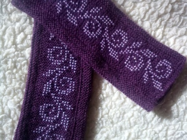 riesines su karoliukais-ruduo - Wristlets