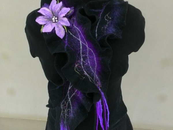 Juodai violetinis veltas šalikas 3