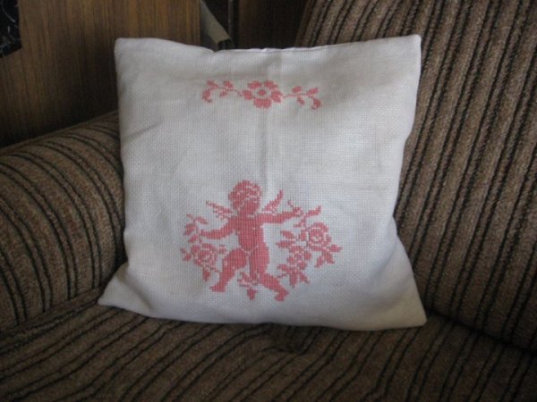 Pagalvėlė,siuvinėta - Pillows