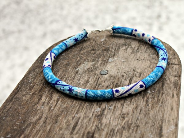 Winter satisfaction guaranteed, Beaded crochet rope necklace with white and blue 2