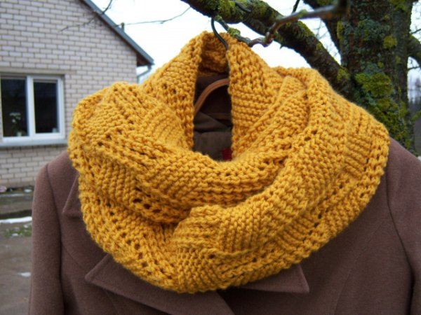 Auksaspalvis begalybes salikas - Scarves & shawls