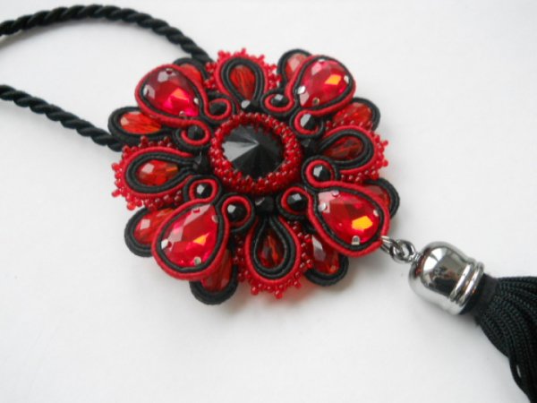 Pakabukas red&black 1