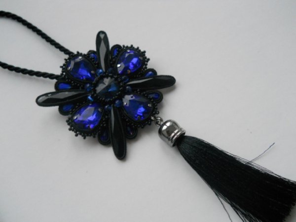  pendant blue&black 2