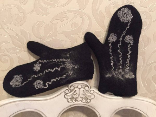 Veltos pirštinės - Gloves & mittens