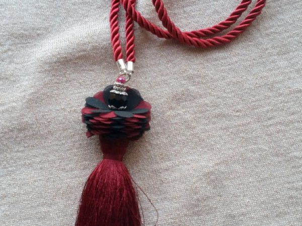 verinys juoda - bordo - Necklace
