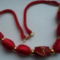 Red neck adornment - Necklace - beadwork