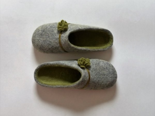 Grey/green wool slippers for women. Gift for her. Home shoes. 2