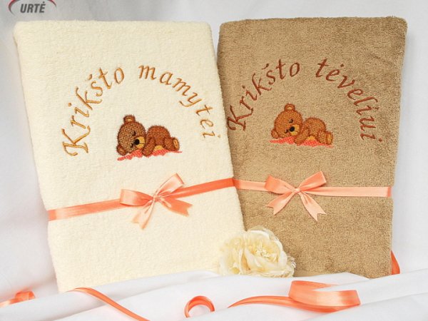 Miegantis meškiukas - Dovana krikšto tėveliams - Siuvinėti rankšluosčiai 1