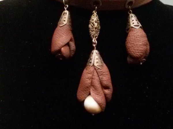 Kaklo papuošalas-čokeris,,Tulpytės'' - Necklace