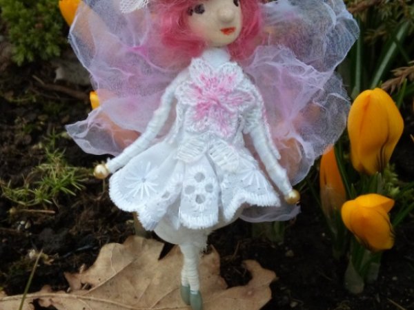 lėlytė sagė iš fėjų pasaulio - Brooches