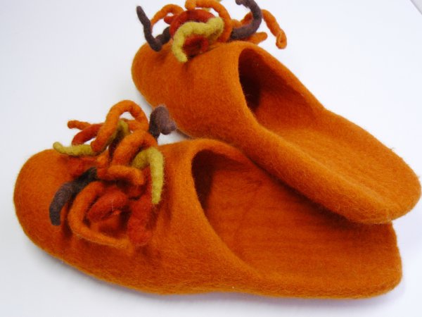 Įspiriamos veltinio  šlepetės - Shoes & slippers
