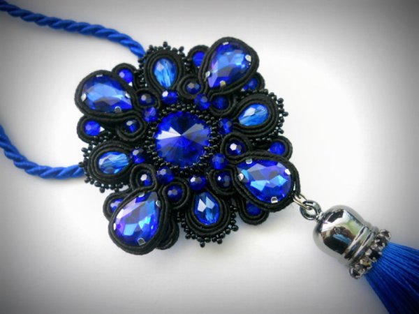 sutažo pakabukas "sapphire" 1