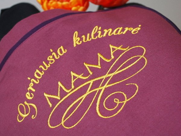 Siuvinėta prijuostė Mamos dienos proga - Geriausia kulinarė - MAMA 3