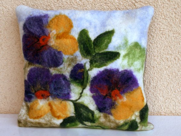 Veltas pagalvės užvalkaliukas ,,NAŠLAITĖS ,, - Blankets & pillows