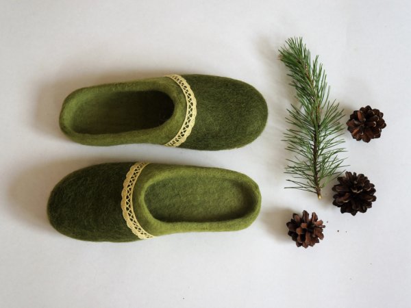 Veltos tapkės "Pušyno spalvos" - Shoes & slippers
