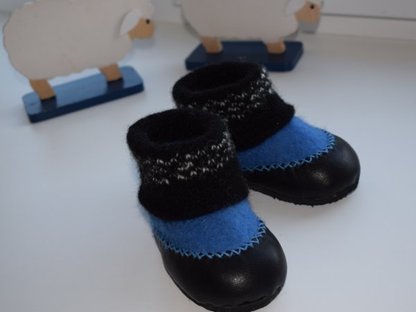 Juoda, balta, mėlyna - Shoes & slippers