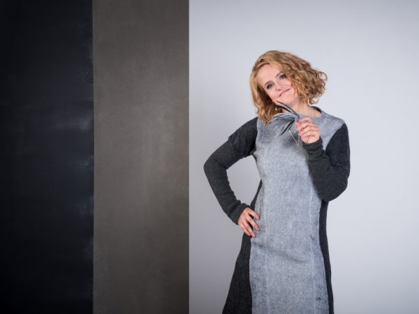 Velta minimalistine suknele pilku atspalviu deriniai - Dresses