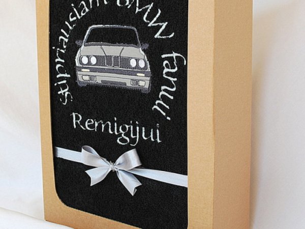 Dovana auto fanui - siuvinėtas rankšluostis 2