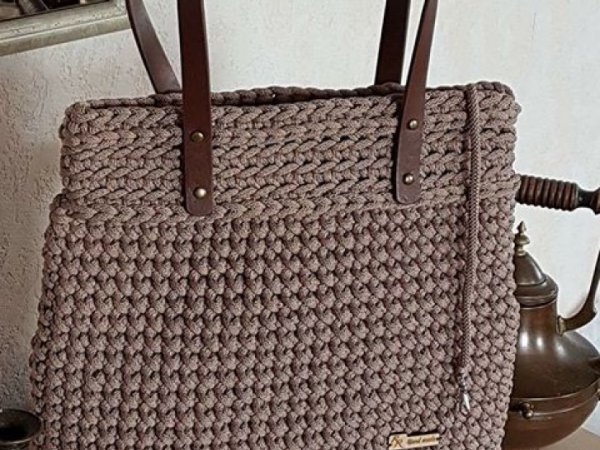 Moteriska rankine  - Handbags & wallets