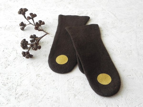Veltos rudos minimalistines pirstines. - Gloves & mittens