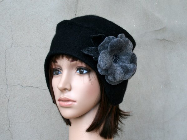 Velta kepuraitė ,,PLIKA GĖLĖ ,, - Hats