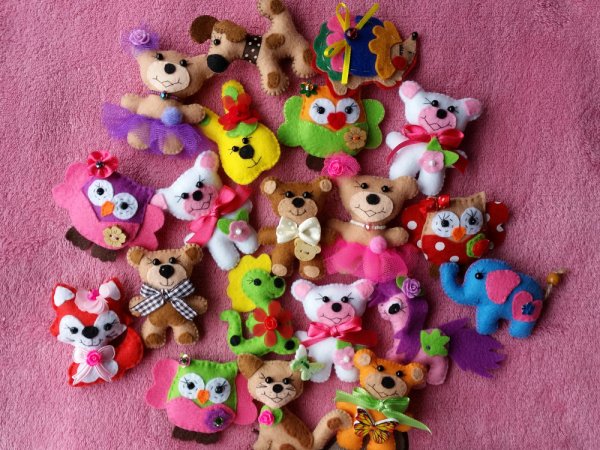 segytes vaikams rankų darbo iš veltinio - Brooches