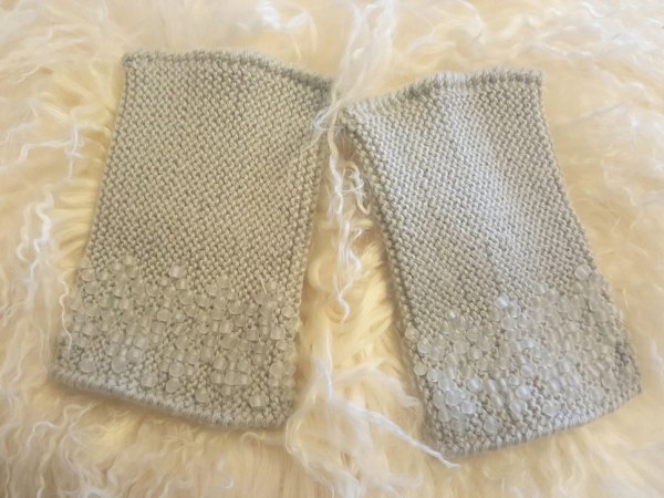 Pilkos riešinės III - Wristlets