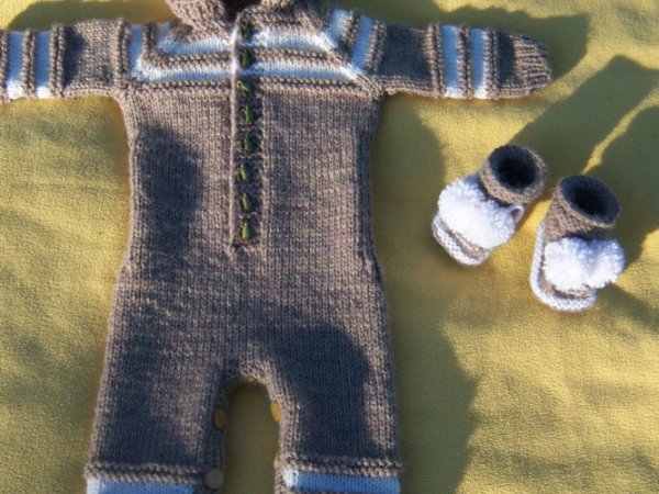 kakavinis kombinezoniukas  su kapisonu. - Children clothes