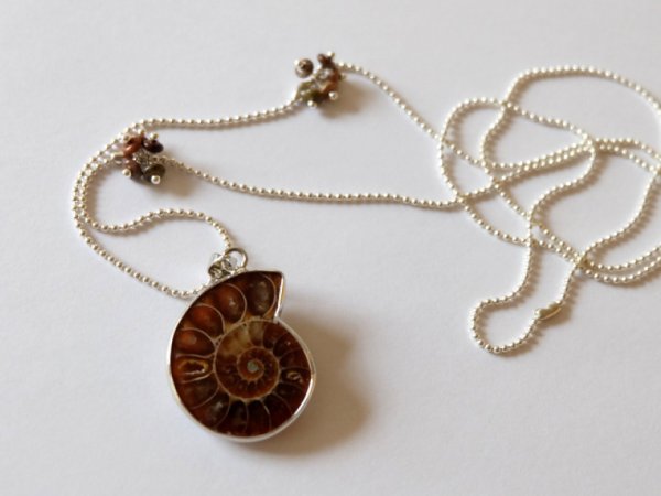 Necklace with ammonium .... - Neck pendants