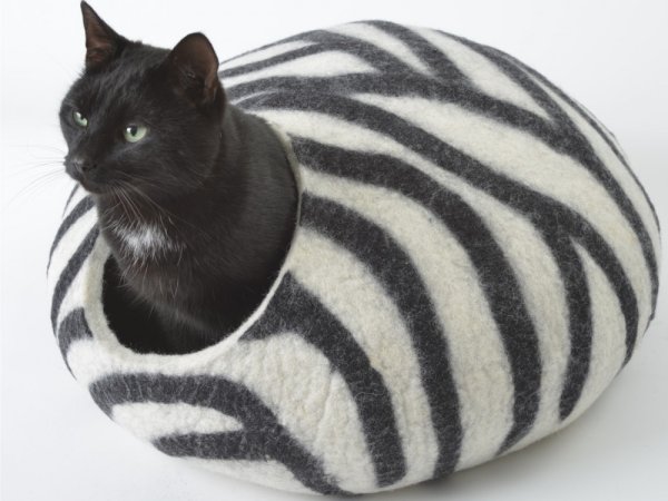 Eco-friendly handmade felted wool cat bed - For pets
