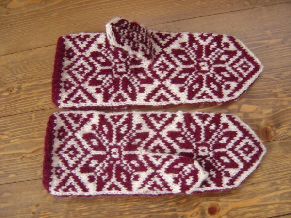 Pirstines bordo-balta 2