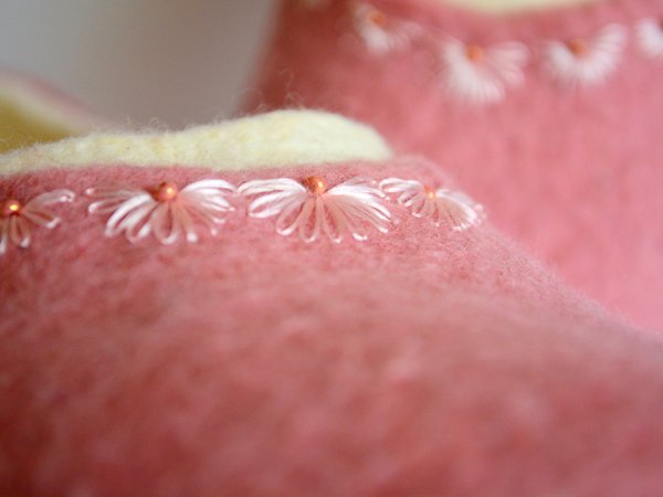Pink felted slippers 2