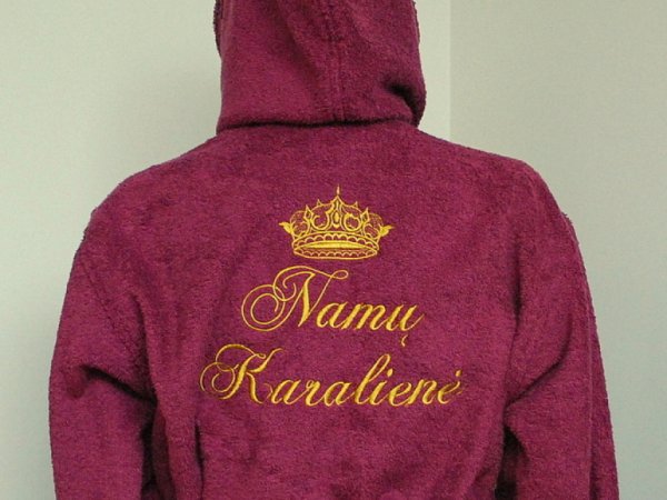 Siuvinėti chalatai - Namų karalienė 1