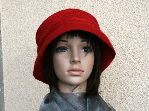 Velta skrybėlaitė ,,RAUDONA SAULĖ,, 2