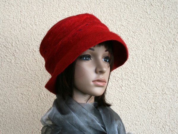 Velta skrybėlaitė ,,RAUDONA SAULĖ,, 3